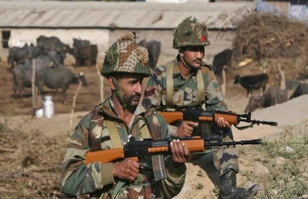 हेरोइन लेकर भारतीय सीमा में प्रवेश कर रहे दो पाकिस्तानी घुसपैठिये को बीएसएफ ने किया ढेर