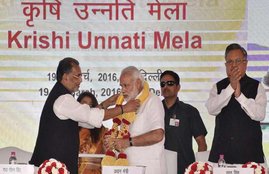 Radha Mohan Singh, agriculture minister, BJP government, Narendra Modi, god gift to india, farmers, M Venkaiah Naidu, indian farmers, PM modi god gift, modi government god gift, राधामोहन सिंह, नरेन्द्र मोदी, मोदी सरकार