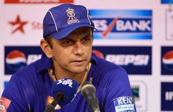 IPL के मैचों की शिफ्टिंग पर भड़के राहुल द्रविड़, कहा- क्रिकेट खेलना बंद कर देना चाहिए