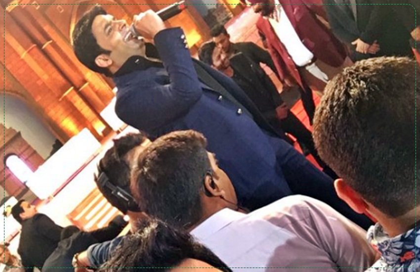 Kapil Sharma, Shah Rukh khan, The kapil Sharma Show, The Kapil Sharma Show live, TKSS, TKSS live, TKSS with SRK, TKSS with SRk live, SRk Kapil Sharma, SRk Kapil, SRK TKSS, SRK TKSS live, Kapil Sharma New Show, The Kapil Sharma Show cast, Sumona Chakraborty, Sunil Grover, Kiku Sharda, Ali Asgar, Chandan Prabhakar, entertainment news, Kapil Sharma-Shah Rukh khan photos, Kapil Sharma, Shah Rukh khan show, kapil sharme new show photos
