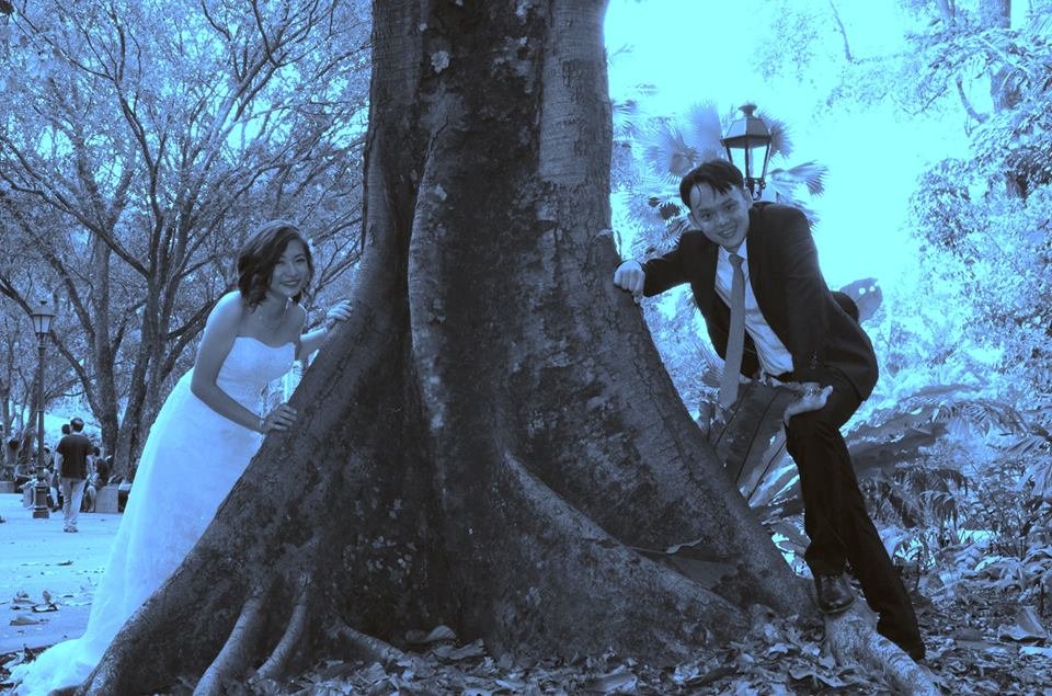singaporean photo shoot disaster, wedding photos bad, bad wedding photos, viral photos, singaporean couple photos