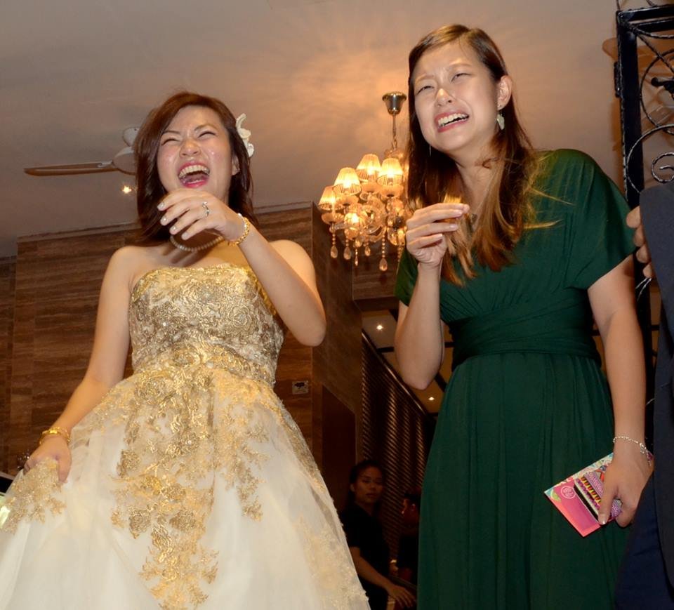 singaporean photo shoot disaster, wedding photos bad, bad wedding photos, viral photos, singaporean couple photos