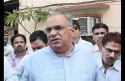 राजस्‍थान: भाजपा सांसद सोनाराम को युवक ने कलेक्‍टर के सामने जड़ा थप्‍पड़