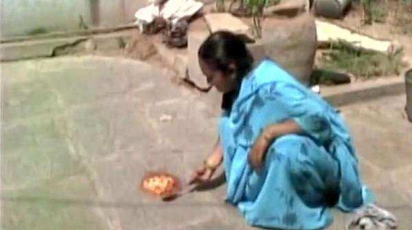 Telangana woman eggs on floor, Telangana heat wave, Telangana woman eggs heat wave, telengana woman eggs on the floor, video of telangana woman, india news