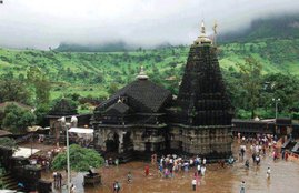 Trimbakeshwar Temple, Women Entry, Sanctum Sanctorum, Nashik, Swarajya Sanghatana, Vanita Gutte, Gender Equality, Lord Shiva Temple