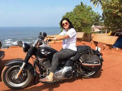 लेडी ऑफ द हार्ले का हुआ अंतिम संस्कार, दोस्तों ने डॉ. को ठहराया मौत का जिम्मेदार, पढ़ेः वीनू का लास्ट Facebook स्टेटस