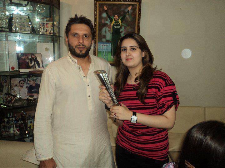 Upul Tharanga and Nilanka Tharanga, Virender Sehwag and Aarti Ahlawat ,Murli Vijay and Nikita, Shahid Afridi and Nadia Afridi, Saeed Anwar and Lubna ,Tilakratne Dilshan , Dinesh Karthik, cricket news, crickter marriage, strange news about cricket