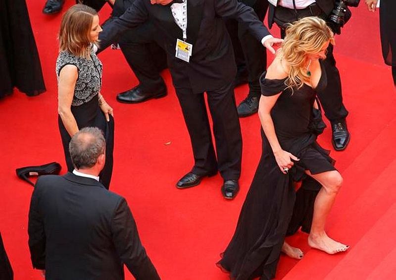 cannes, cannes fashion, cannes fashion 2016, cannes amal clooney, cannes julia roberts, Money Monster, julia roberts first times in cannes, barefoot julia roberts