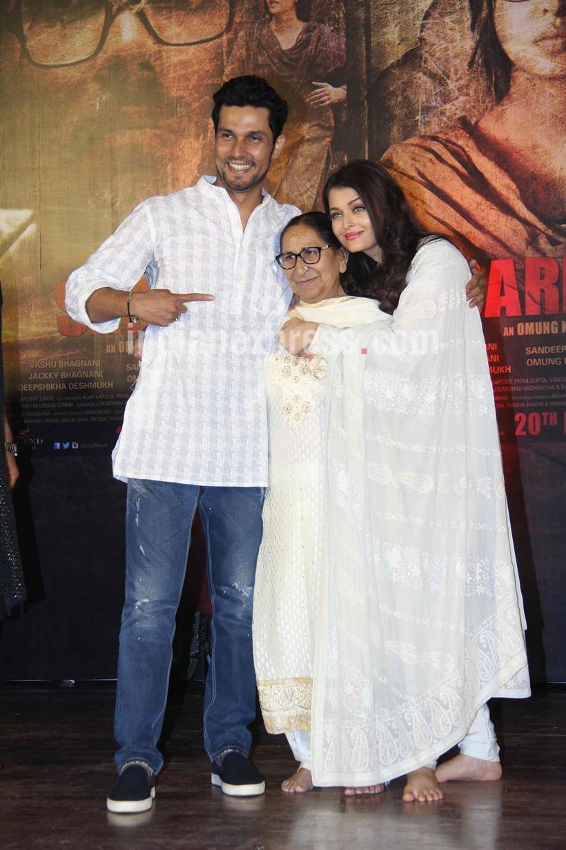 Aishwarya rai bachchan, Aishwarya rai bachchan news in hindi, sarabjit, sarabjit movie, sarabjit release date, Aishwarya rai bachchan sarabjit, sarabjit family, sarabjit mother, randeep hooda, darshan kumaar, omung kumaar, richa chadha, dalbir kaur, sukhpreet kaur, sarabjit wife, aishwarya dalbir pics, aishwarya rai pics, aishwarya pics, aishwarya sarbjit pics, sarabjit sister pics, sarabjit family pics, randeep hooda sarabjit movie, sarabjit sister dalbir kaur