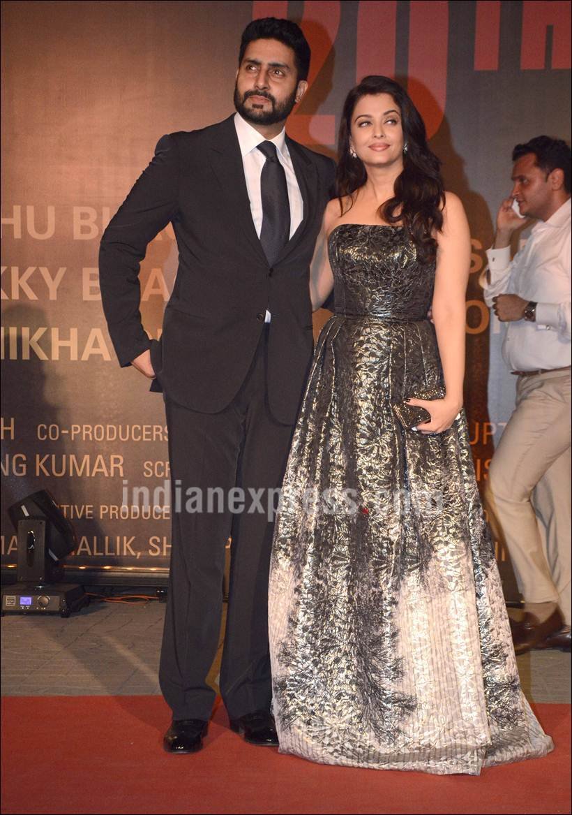"Sarbjit,aishwarya rai bachchan,abhishek bachchan, Abhishek Bachchan,Aishwarya Rai Bachchan,Randeep Hooda,Sarbjit,Sarbjit movie review,Sarbjit premiere,Sarbjit red carpet,Sarbjit review, abhishek ignore Aishwarya Rai