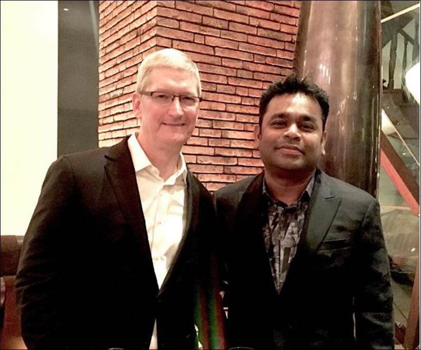 shah rukh khan, shah rukh khan latest news, srk, tim cook, tim cook pics, shah rukh khan pics, shah rukh khan tim cook pics, srk tim cook pics, shah rukh khan party, srk party pics, amitabh bachchan, aishwarya rai bachchan, aishwarya pics, aishwarya srk pics, madhuri dixit, farah khan, madhuri srk pics, emraan hashmi, emraan tim cook, mahesh bhatt, tim cook india pics, tim cook srk party pics, srk bungalow, entertainment news, bollywood news