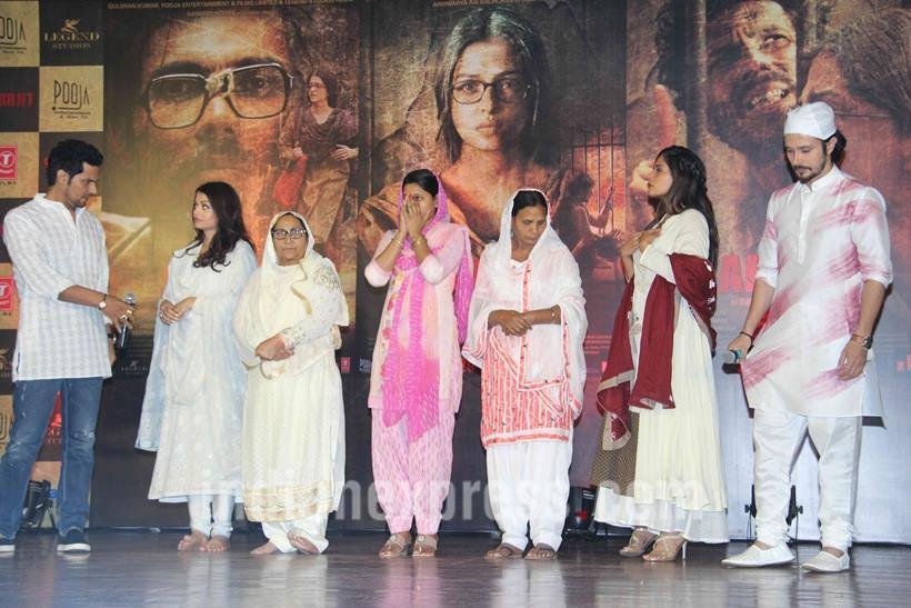 Aishwarya rai bachchan, Aishwarya rai bachchan news in hindi, sarabjit, sarabjit movie, sarabjit release date, Aishwarya rai bachchan sarabjit, sarabjit family, sarabjit mother, randeep hooda, darshan kumaar, omung kumaar, richa chadha, dalbir kaur, sukhpreet kaur, sarabjit wife, aishwarya dalbir pics, aishwarya rai pics, aishwarya pics, aishwarya sarbjit pics, sarabjit sister pics, sarabjit family pics, randeep hooda sarabjit movie, sarabjit sister dalbir kaur
