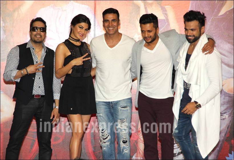 akshay kumar, jacqueline fernandez, riteish deshmukhe, abhishek bachchan, mika singh, housefull 3, taang uthake, housefull 3 song, housefull 3 new song, housefull 3 photos, akshay jacqueline, akshay kumar photos, jacqueline fernandez photos, entertainment