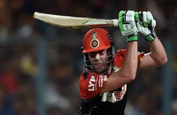 आईपीएल-9: कोहली-डिविलियर्स के कमाल से फिर जीता आरसीबी, कोलकाता को नौ विकेट से दी मात