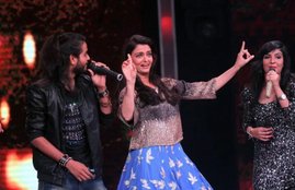 aishwarya rai bachchan, aishwarya rai, aishwarya rai pics, sarbjit, aishwarya rai dance, aishwarya rai sa re ga ma pa, sa re ga ma pa, randeep hooda, randeep hooda pics, omung kumar, mika singh, aishwarya rai photos, aishwarya rai sarbjit pics, aishwarya rai news, aishwarya rai pictures, entertainment news