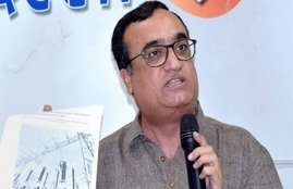 ajay maken, ajay maken slam arvind kejriwal, ajay maken Kejriwal Advertisement, ajay maken Kejriwal Young Modi, ajay maken vs arvind kejriwal