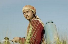 Alia Bhatt, Alia Bhatt Neetu Chandra, Alia Bhatt Udta Punjab, Neetu Chandra, Neetu Chandra bihari stereotype issue, Udta Punjab, Alia udta punjab, Alia Bhatt Bihari look, Alia Bhatt udta punjab movie, Entertainment news