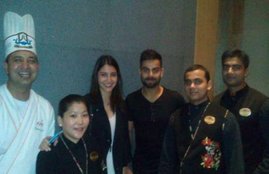 Criceketor Virat Kohli celebrates RCB victory with actress Anushka Sharma, Gujarat Lions, ipl