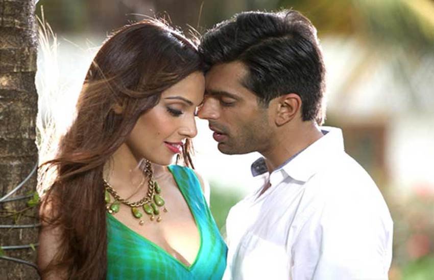 bipasha basu, bipasha basu love life, bipasha basu boyfriends name, bipasha basu husbands name, bipasha basu karan singh grover, karan singh grover and bipasha basu, entertainment news in hindi, bollywood news in hindi