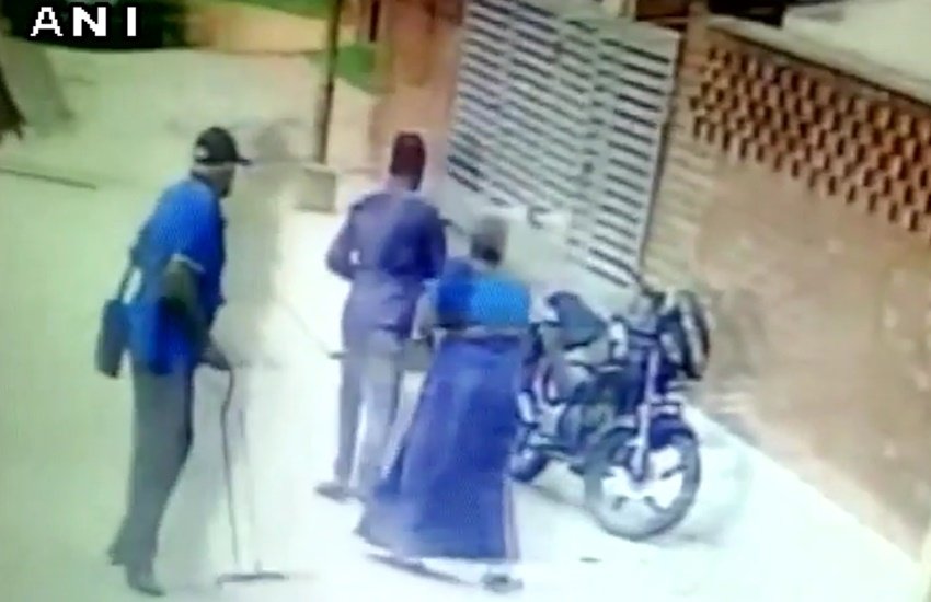 Chain snatcher,elderly couple,Hyderabad