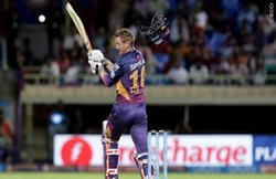 आईपीएल-9: जॉर्ज बेली को लगी बाउंसर, बाल-बाल बचे