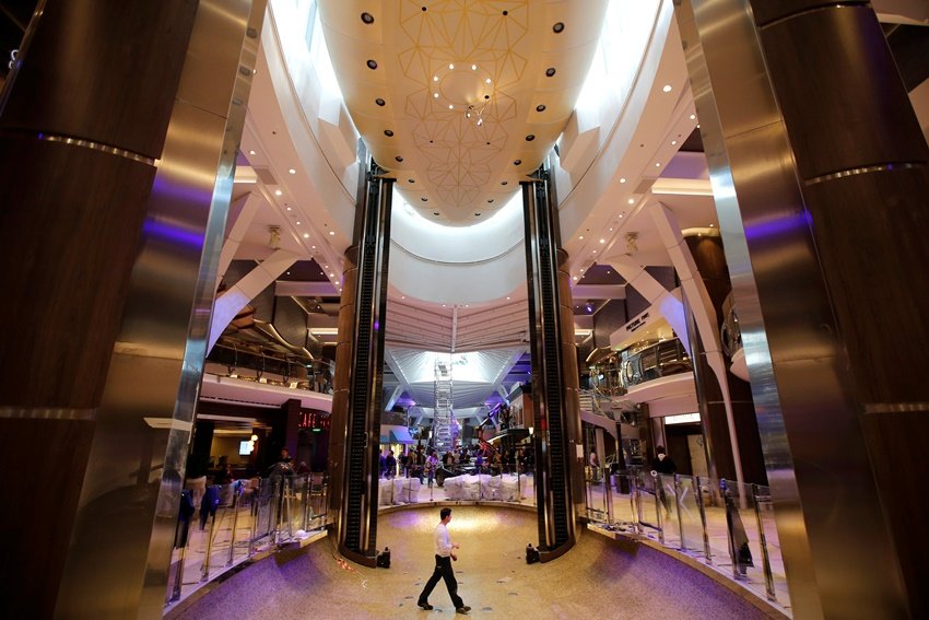 Harmony of the Seas, World largest cruise ship, Largest Ship, cruise ship, Harmony of the Seas Height, World's largest cruise, Saint-Nazaire shipyard, Maiden voyage, Effiel Tower, Effiel Tower Height, biggest cruise ship, biggest cruise ship pics, Harmony of the Seas pics, Harmony of the Seas photo, World largest cruise ship photo, World largest cruise ship pics