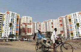 duniya mere aage, column, jansatta editorial page, modern lifestyle, expensive houses