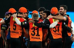 IPL 2016 FINAL: सनराइजर्स हैदराबाद ने 8 रन से जीता आईपीएल-2016, बेंगलुरु के काम नहीं आया गेल का खेल