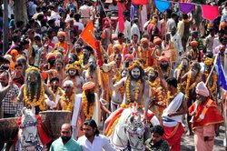 सिंहस्थ में साधुओं के अखाड़े के चुनाव में खूनी संघर्ष, 6 घायल, 2 गिरफ्तार