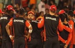 Live Cricket Score, RCB vs GL, IPL 2016: गुजरात ने आरसीबी को दिया 159 रनों का टारगेट