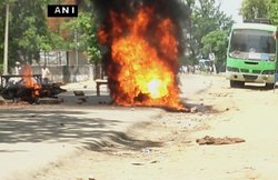 बिहार के पूर्व सीएम जीतनराम मांझी के काफिले पर हमला, फूंके वाहन