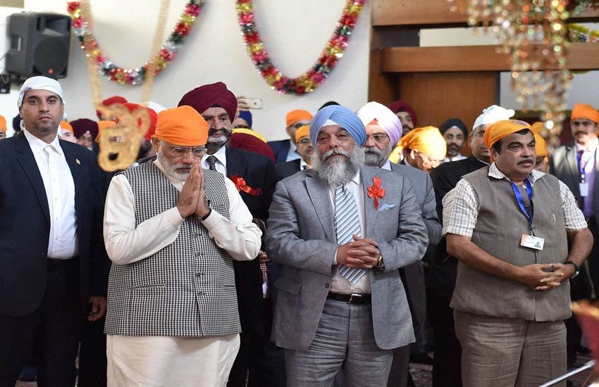 Narendra Modi at Gurudwara, Narendra Modi Tehran Gurudwara, Narendra Modi Visit Tehran Gurudwara, Narendra Modi Gurudwara, Narendra Modi in Gurudwara, Narendra Modi Pray Gurudwara, Narendra Modi Speech Gurudwara, Narendra Modi Bhai Ganga Singh Sabha Gurudwara, Iran Narendra Modi, Narendra Modi Iran Gurudwara, Narendra Modi Visit Iran Gurudwara