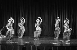 नृत्य : पंच तत्त्वों पर आधारित नृत्य संरचना