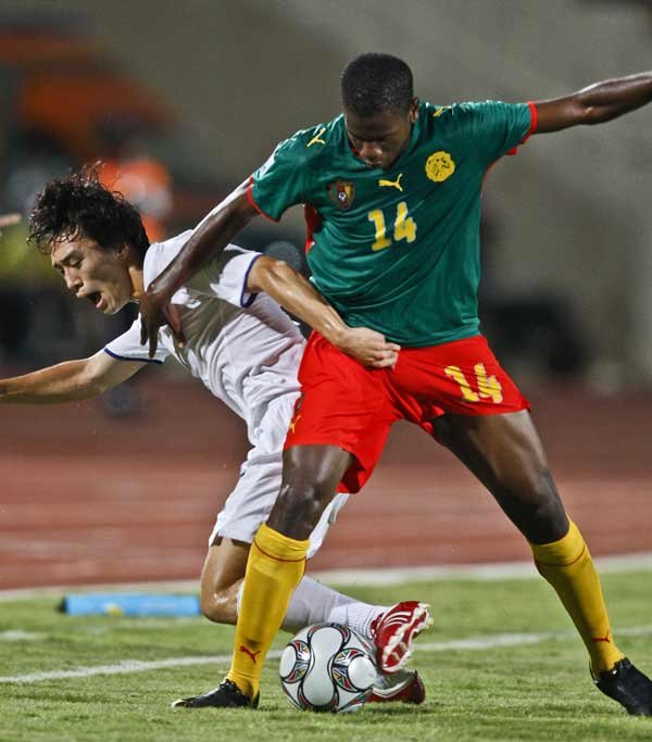 Patrick Ekeng deaths, Patrick Ekeng photos, Cameroon midfielder, Patrick Ekeng, footballer died in live match, death in live match