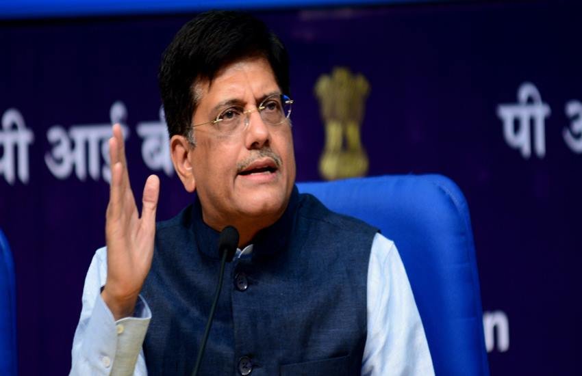 केन्‍द्रीय मंत्री दिल्ली में पत्रकारों से बातचीत कर रहे थे, कि अचानक बिजली चली गई। मजे की बात तो ये कि एक मिनट के दौरान 3 बार बिजली गुल हुई। - फाइल फोटो