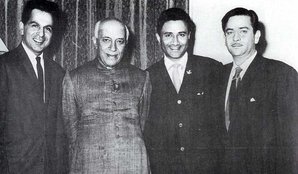 Rishi Kapoor, Rishi Kapoor Latest News, Rishi Kapoor attacks Gandhis, VK Singh, Akbar Road, Rishi Kapoor twitter, Rishi Kapoor Tweets, indira gandhi, Rajiv gandhi, Gandhis family, Rishi Kapoor Baap ka maal samjh rakha tha tweet, Rishi Kapoor Gandhis, anupam kher, rishi kapoor ghandhi, shok pandit, raja murad, pc chacko, sanjay nirupam, India News, Entertainment News