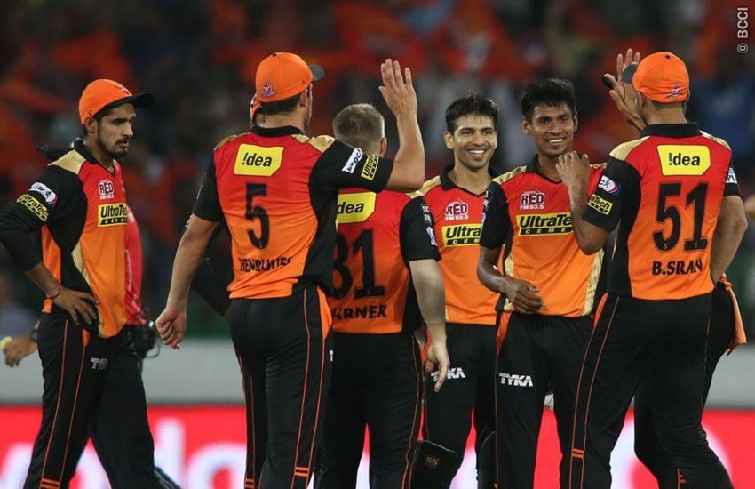 IPL 9, Virat Kohli, Virat Kohli Orange Cap, Bhuneshwar Kumar, Bhuneshwar Kumar Purple Cap, IPL 9 Record, Ab De Villiers, IPL 9 Maximum Runs, IPL 9 Maximum Fours, IPL 9 Maximum Sixes, IPL 9 Maximum Wickets
