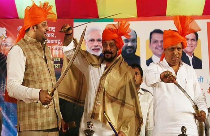 भाजपा के कार्यक्रम में संजय दत्त के शामिल होने से कांग्रेस परेशान, शिवसेना नाराज