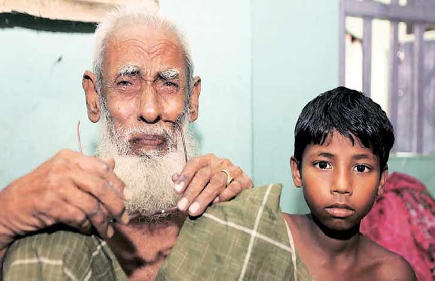 Kolkata assembly elections, assembly elections 2016, Boy beaten, DIDI goons beat boy, Shaheel Mollah beaten, Trinamool Congress, india news