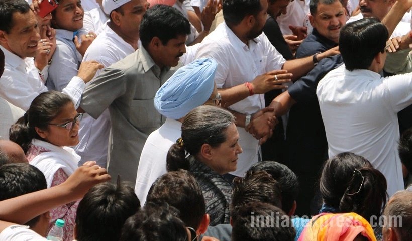 rahul gandhi, sonia gandhi, manmohan singh, congress march, sonia gandhi arrest, manmohan arrest, congress march photos, congress news, congress march news, india news, jansatta