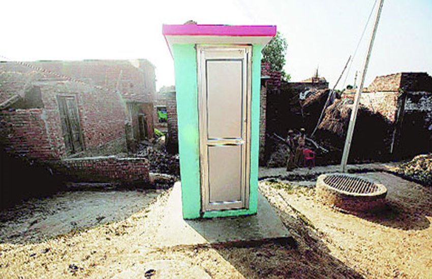 Swachh Bharat,Swachh Bharat Mission,Clean India,Toilet Making,Toilets in India,Water in India,Water for Toilets,Narendra Modi Dream,Modi Dream Project,Sanitation,Sewerage,Drainage System,India News