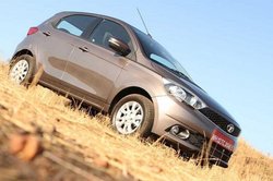 टाटा मोटर्स ने कारों के दाम 12,000 रुपए तक बढ़ाये