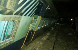 Delhi Faizabad Express, Delhi Faizabad Train derail, Train Accident, Hapur, Uttar Pradesh