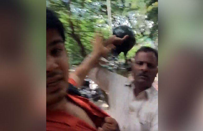 Viral Video,Beating,Bengaluru,Rule-Breaker,Assault,start-up,traffic violation,Mobile video,Facebook,scooter,Footpath,Bike on footpath,Koramangala,Funny Videos