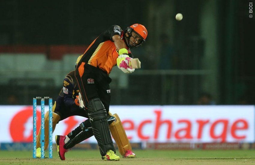 ipl 2016, kkr vs srh, hazel keech cheers Yuvraj Singh, hazel keech Yuvraj Singh, hazel keech weds Yuvraj Singh, Yuvraj Singh weds hazel keech, Yuvraj Singh love hazel keech, Yuvraj Singh hazel keech IPL,hazel keech kkr vs srh, IPL KKR vs SRH hazel keech