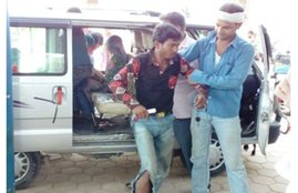 oad accident, vehicle overturned,tractor accident, shivpuri, shivpuri news, temple, accident, police, death