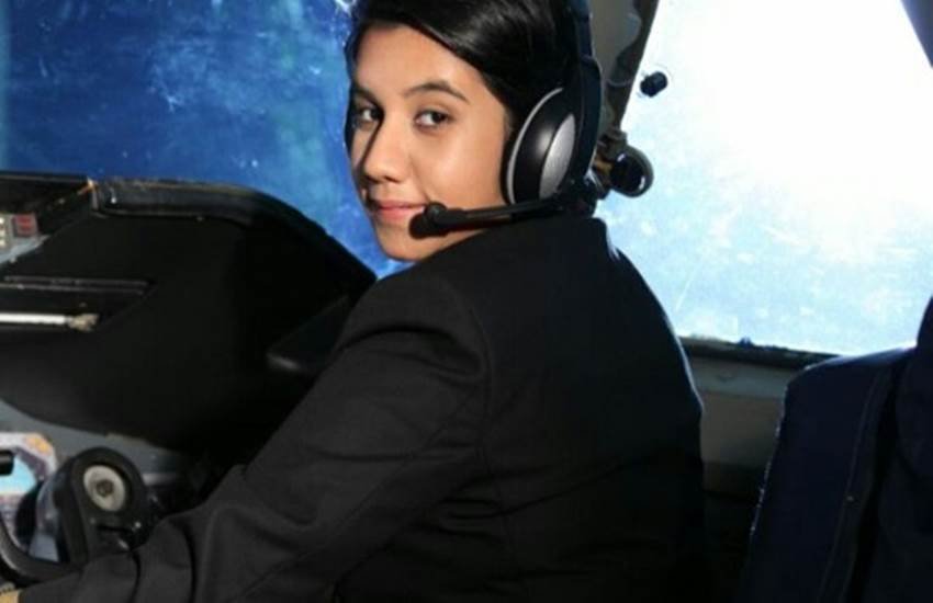 ayesha aziz, youngest pilot, youngest female pilot, youngest teen pilot ayesha aziz, ayesha aziz pilot, ayesha aziz latest news, ayesha aziz photos,