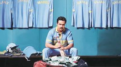 Azhar में उड़ाया गया कई बड़े क्रिकेटरों का मजाक, रवि के कैरेक्‍टर पर भी उठाया गया सवाल