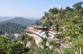 Woman enters Balak nath temple, Woman Enter cave, Woman breaks old tradition, Woman Hamirpur Balak nath temple, Woman Daughter Balak nath Temple