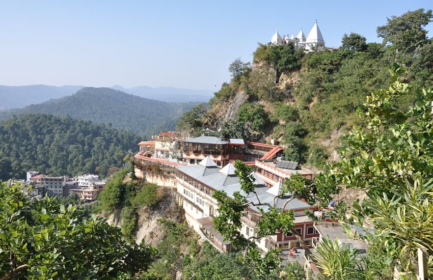 Woman enters Balak nath temple, Woman Enter cave, Woman breaks old tradition, Woman Hamirpur Balak nath temple, Woman Daughter Balak nath Temple